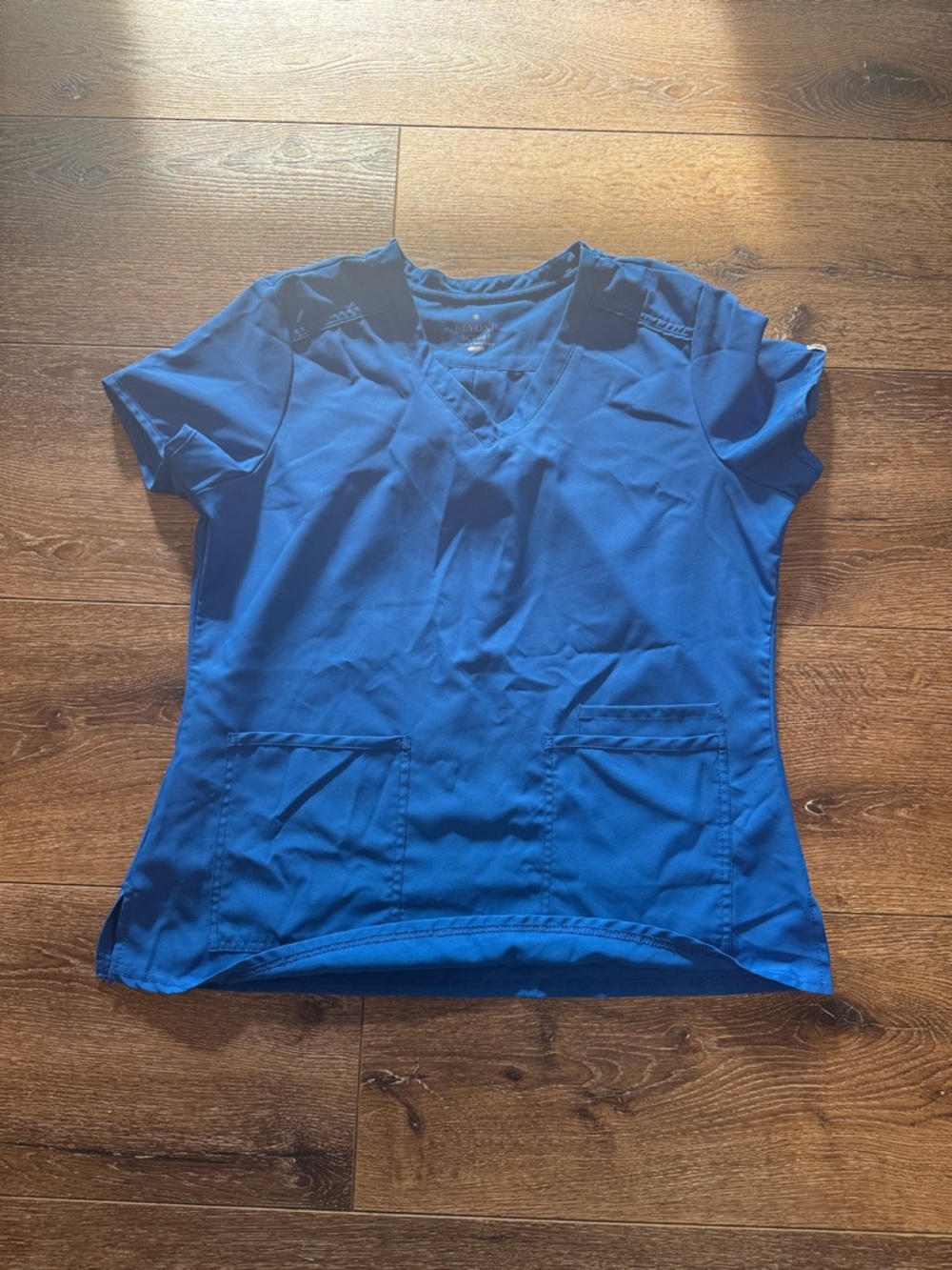 Beyond scrubs ROYAL scub‎ top medium
